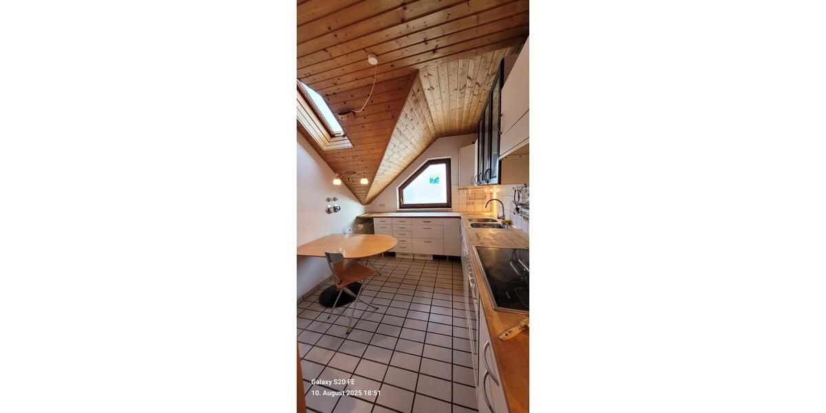 Dachgeschoßwohnung Weinheim - 3 Zimmer, 87 m&sup2;, 1.300&euro; | Angebot:26248947