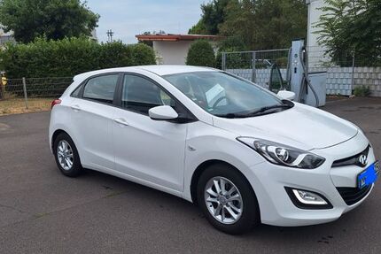 Hyundai i30 73.000 km 8.900 &euro; Neustadt weinstraße 67433