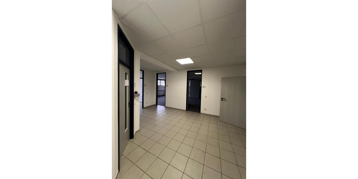 Gewerbeobjekt Sankt Leon-Rot Rot - 1.100&euro; | Angebot:23644582