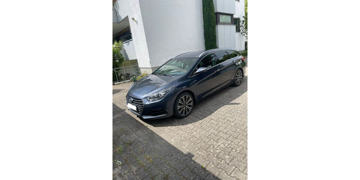 Hyundai i40 143.461 km 11.600 &euro; Weinheim 69469