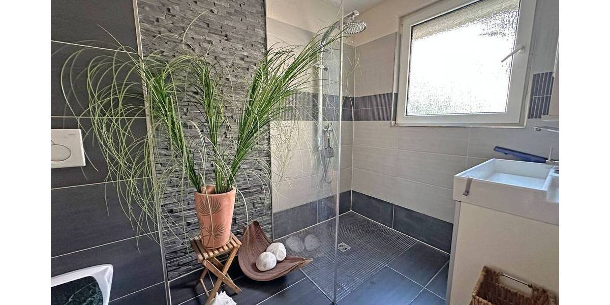 Stilvolles Einfamilienhaus mit Terrassen-Oase 4 zimmer