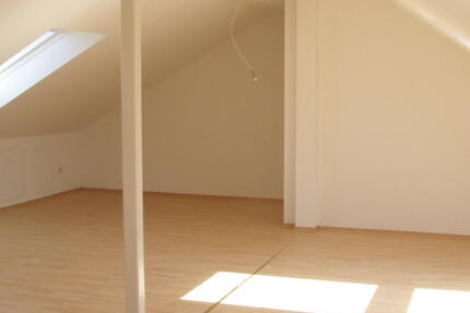 ObjNr:16134 - Traumwohnung in einem Dreifamilienhaus mit einem Tageslichtbad und Stellplatz 2.5 zimmer