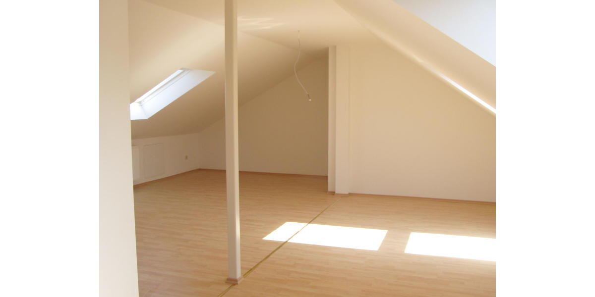 ObjNr:16134 - Traumwohnung in einem Dreifamilienhaus mit einem Tageslichtbad und Stellplatz 2.5 zimmer