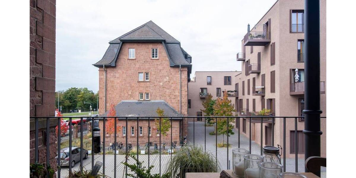 Kasernenarchitektur neu interpretiert - großzügiges Wohnen im Turley-Quartier 4 zimmer