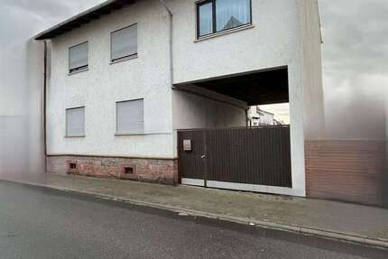 Haus Lampertheim - 8 Zimmer, 215 m&sup2;, 375.000&euro; | Angebot:25540259