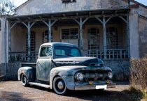 F 100
