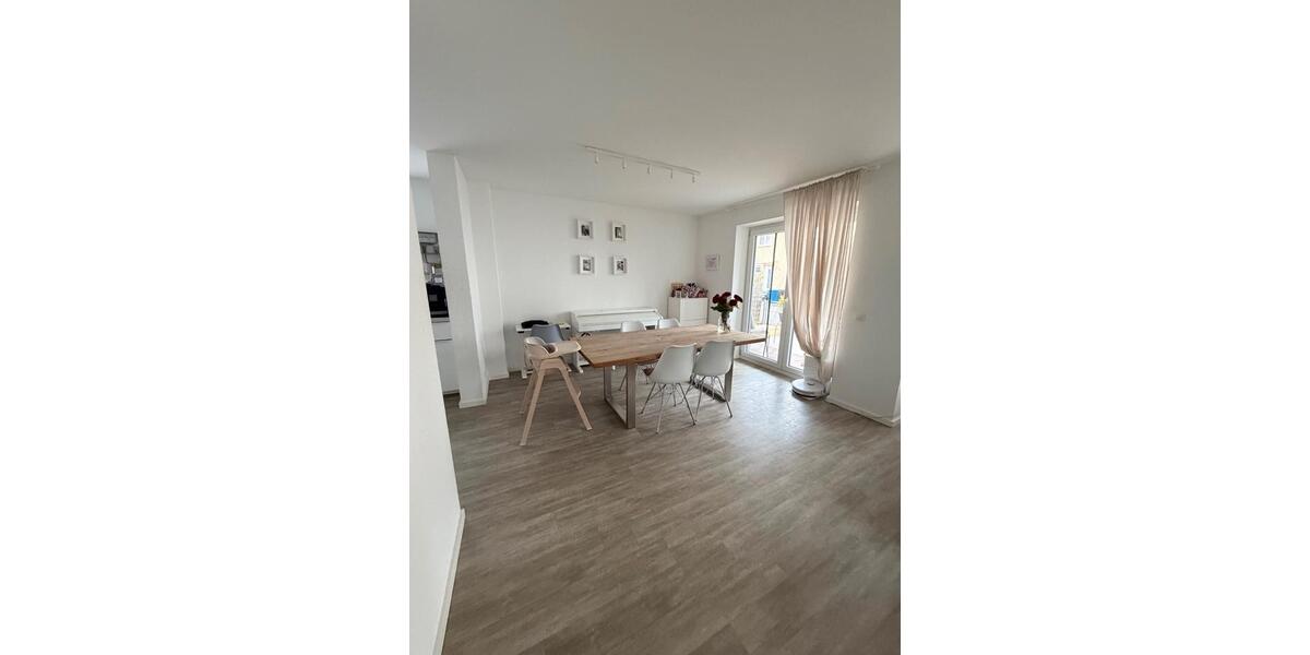 Erdgeschoßwohnung Gernsheim - 3 Zimmer, 92 m&sup2;, 1.100&euro; | Angebot:26232484