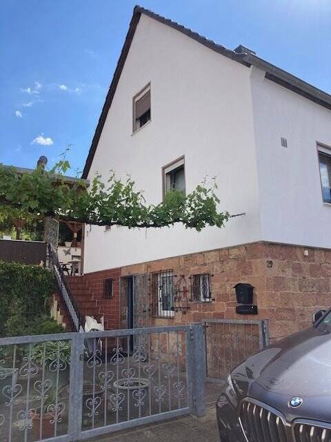 Freist. Wohlfühlhaus mit Garten, großer Terrasse, Garage , ausbaufähig durch Anbau !