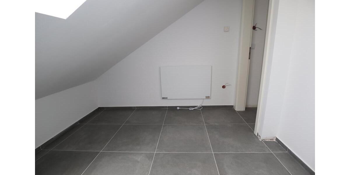 *Stilvolle 2-Zimmer-DG-Wohnung mit EBK in Leimen* zu vermieten! 2 zimmer