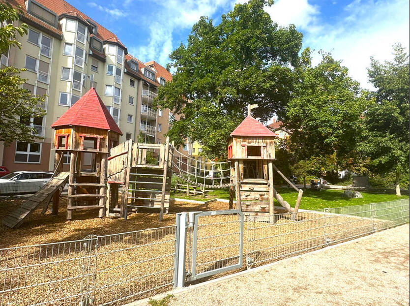 GLOBAL INVEST SINSHEIM | Stilvolle 1-Zimmer-Wohnung im Barockhaus am Mannheimer Schillerplatz