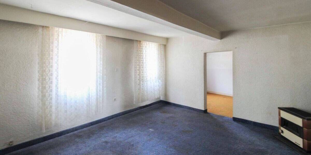 WGH mit 1 WE und 1 GE sowie Wertsteigerungspotenzial in Vorstadtlage zur flexiblen Nutzung zimmer