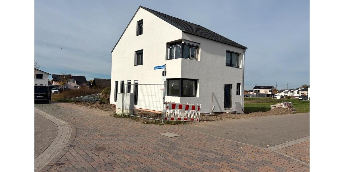 Doppelhaushälfte Philippsburg - 5 Zimmer, 230 m&sup2;, 499.000&euro; | Angebot:25055346