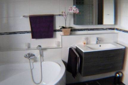 Wohnung Kleinniedesheim - 3 Zimmer, 87 m&sup2;, 1.000&euro; | Angebot:25995823