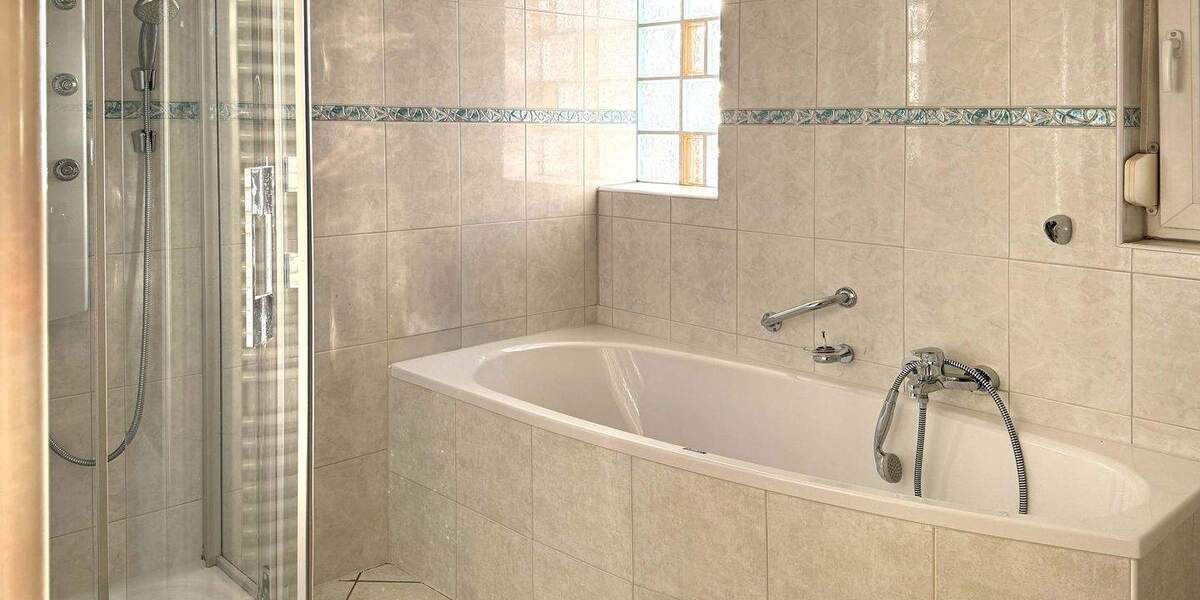 Mehrfamilienhaus, Wohnhaus Brühl - 7 Zimmer, 200 m&sup2;, 398.000&euro; | Angebot:24857754