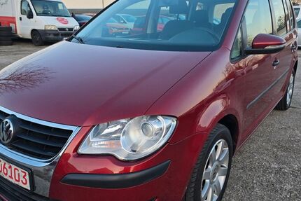 VW Touran 213.700 km 4.990 &euro; Worms 67551