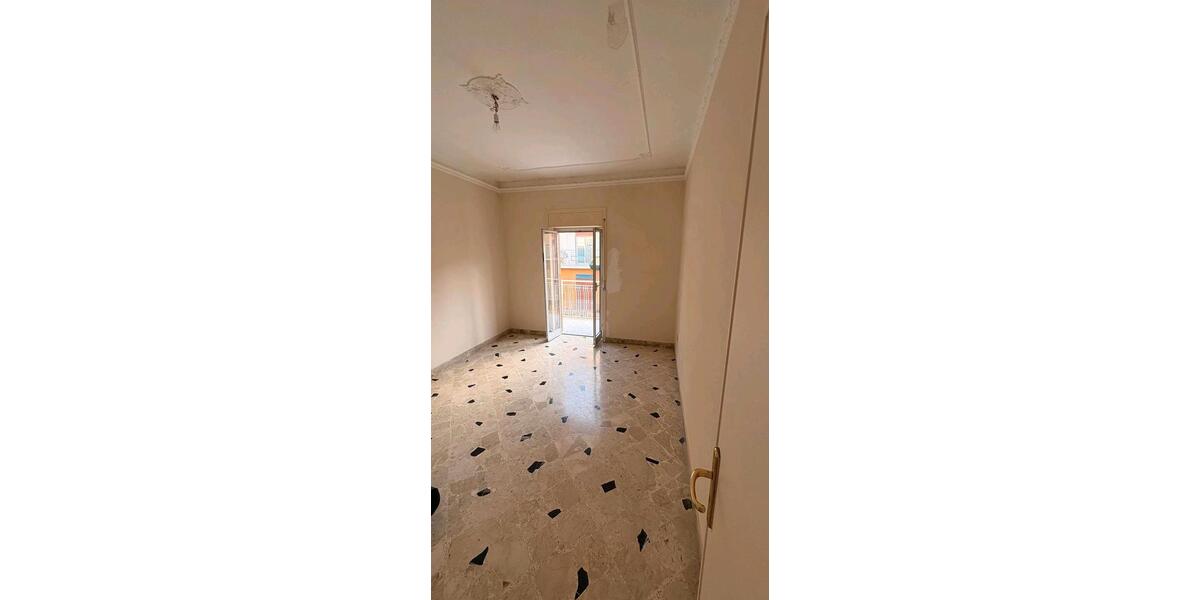 Etagenwohnung Frankenthal (Pfalz) - 4 Zimmer, 111 m&sup2;, 39.000&euro; | Angebot:26051287