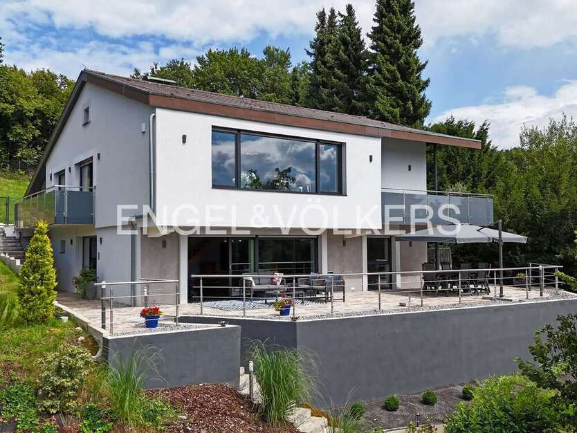 Haus zum Kaufen in Neckargemünd 980.000 € 240 m²