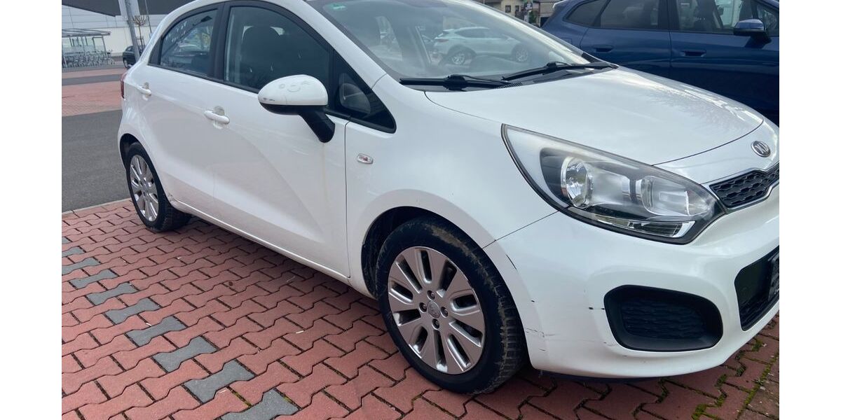 Kia Rio 157.000 km 3.499 &euro; Hockenheim 68766