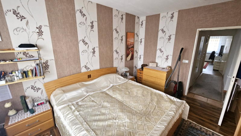 ObjNr:19635 - Sehr gepflegte 4-Zi. ETW mit Balkon und PkW-Stellplatz in FT-Mörsch 4 zimmer