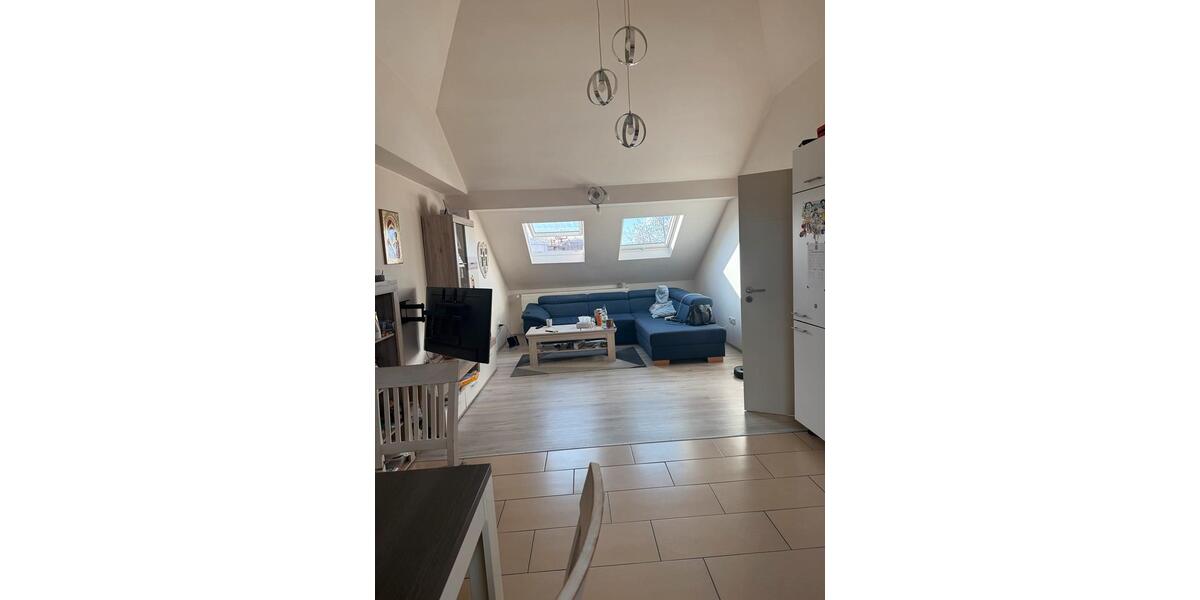 Dachgeschoßwohnung Gernsheim - 3 Zimmer, 77 m&sup2;, 880&euro; | Angebot:26002207