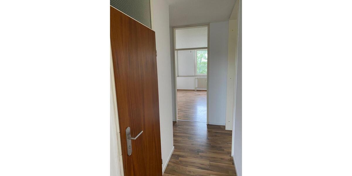 Etagenwohnung Ludwigshafen am Rhein Ludwigshafen-Hemshof - 4 Zimmer, 81 m&sup2;, 210.000&euro; | Angebot:26505425