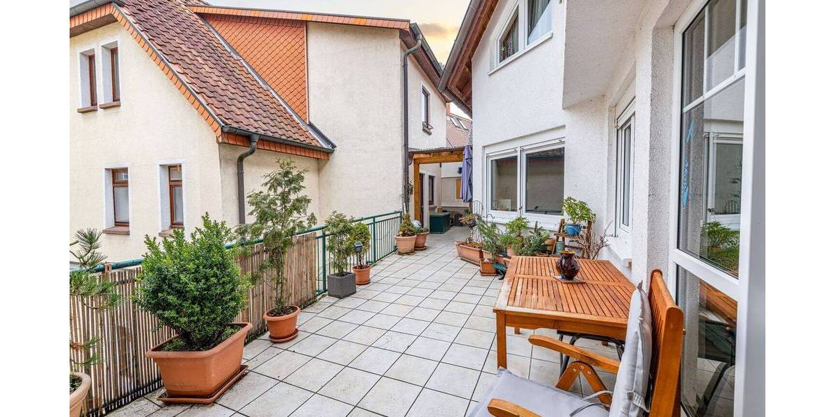 Etagenwohnung Weinheim - 5 Zimmer, 213 m&sup2;, 490.000&euro; | Angebot:25986088