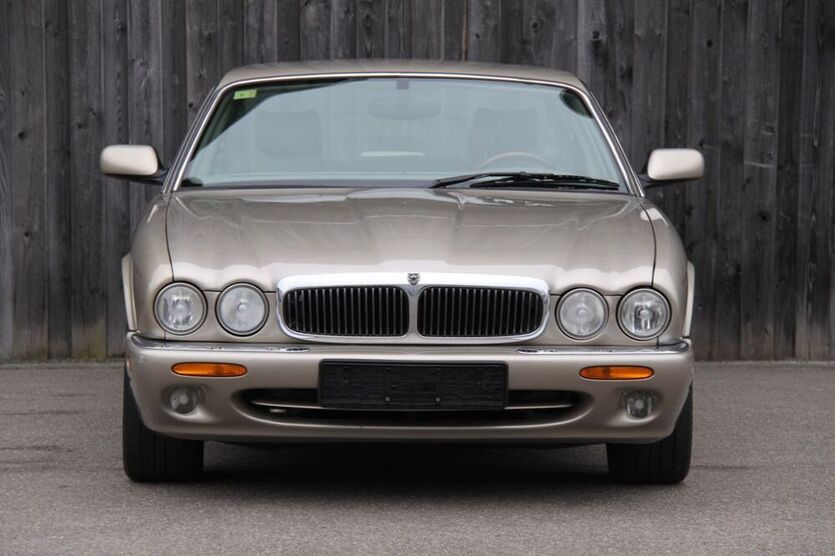 XJ