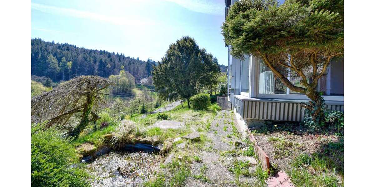 Zweifamilienhaus traumhaftem Ausblick Energieeffizient & am Waldrand Garten, Balkone & Terrassen 7 zimmer