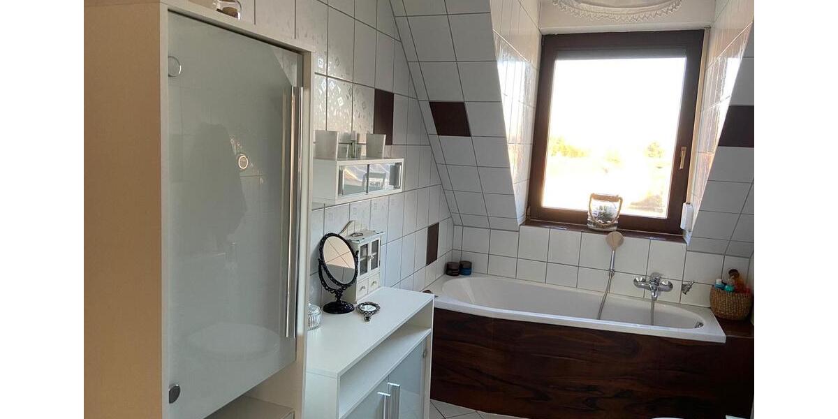 Dachgeschoßwohnung Philippsburg - 4 Zimmer, 101 m&sup2;, 345.000&euro; | Angebot:26907983