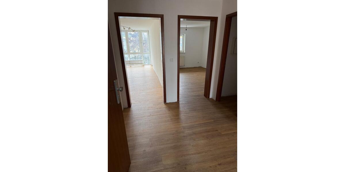 Renovierte 2 ZKB-Wohnung mit Süd-Balkon - WG tauglich 1 zimmer