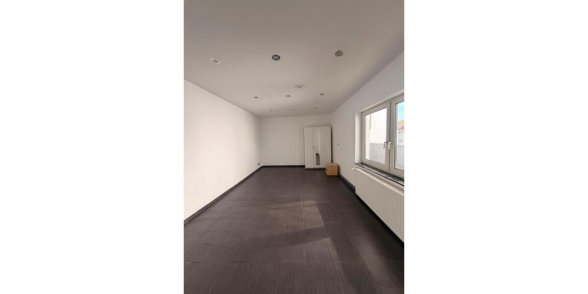 Etagenwohnung Ludwigshafen am Rhein Edigheim - 9 Zimmer, 300 m&sup2;, 650&euro; | Angebot:26233208