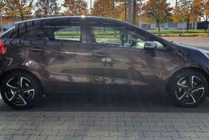 Kia Rio 172.000 km 7.500 &euro; Forst an der Weinstraße 67147