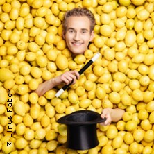 Linus Faber - Familien-Zaubershow 15.03.2026 SCHATZKISTL – Theater . Kabarett . Club - Im Leonardo Royal Mannheim