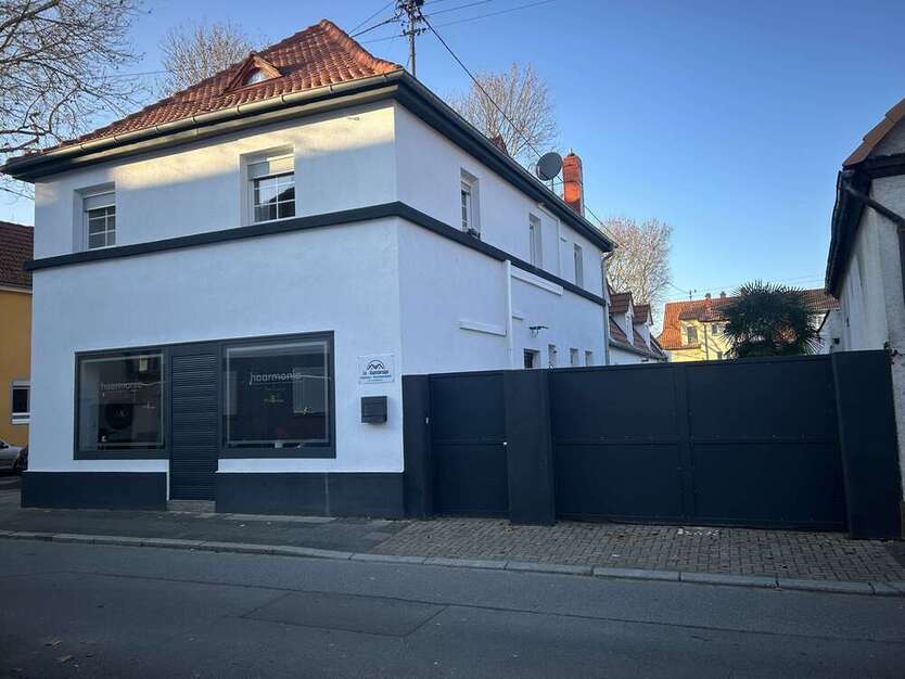 Haus zum Kaufen in Ludwigshafen am Rhein 1.090.000 € 358 m²