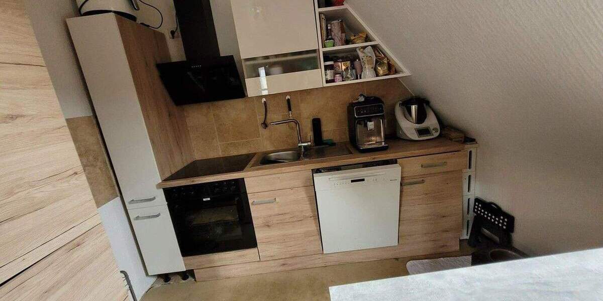 2 ZKB Dachgeschosswohnung in Ortskernlage mit Blick auf die Weinberge 2 zimmer