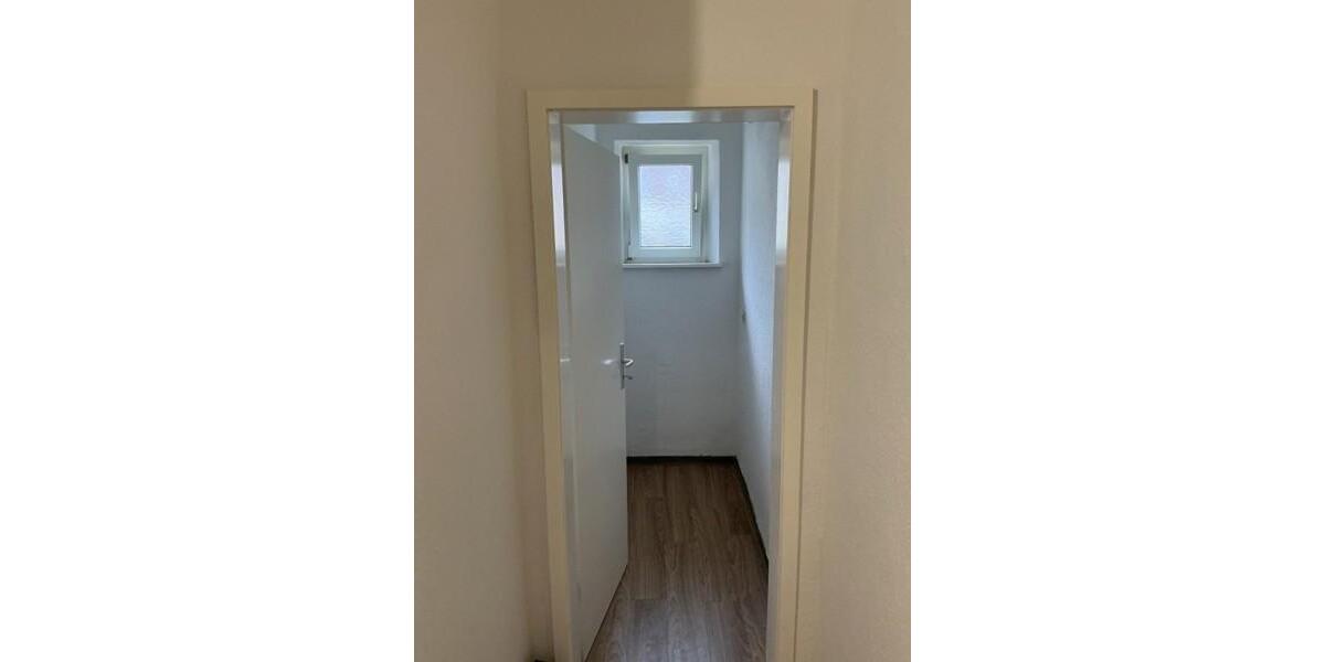 Erdgeschoßwohnung Ludwigshafen am Rhein Ludwigshafen-Hemshof - 2 Zimmer, 66 m&sup2;, 645&euro; | Angebot:26235204