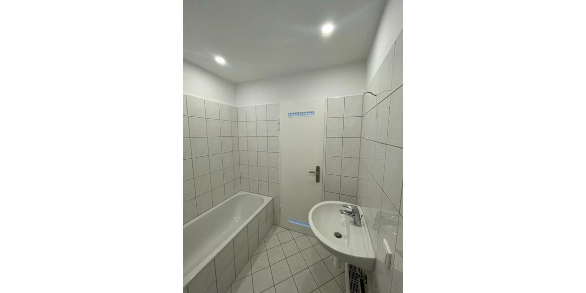 Dachgeschoßwohnung Ludwigshafen am Rhein Parkinsel - 2 Zimmer, 68 m&sup2;, 700&euro; | Angebot:26122748