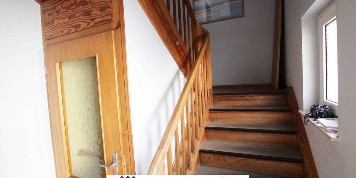 Schönes 3-Familienhaus, insg. 191m² Wohnfläche + 600m² Grundstück, inkl. 2 Garagen & Garten 1 zimmer