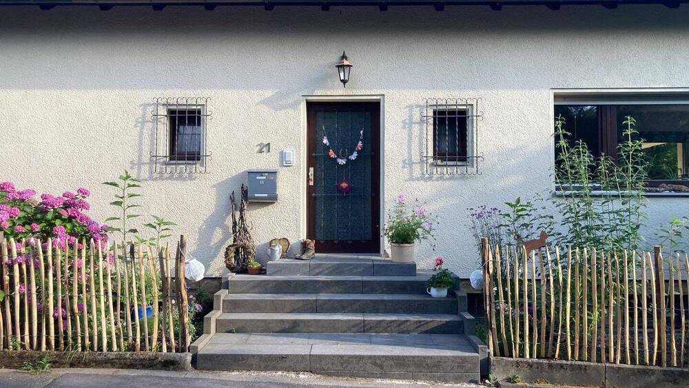 Einfamilienhaus Bammental - 7 Zimmer, 150 m&sup2;, 2.100&euro; | Angebot:26140719