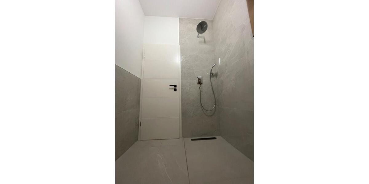 1-Zimmer-Souterrainwohnung im Neubau, ca 70qm, große Fenster 1 zimmer