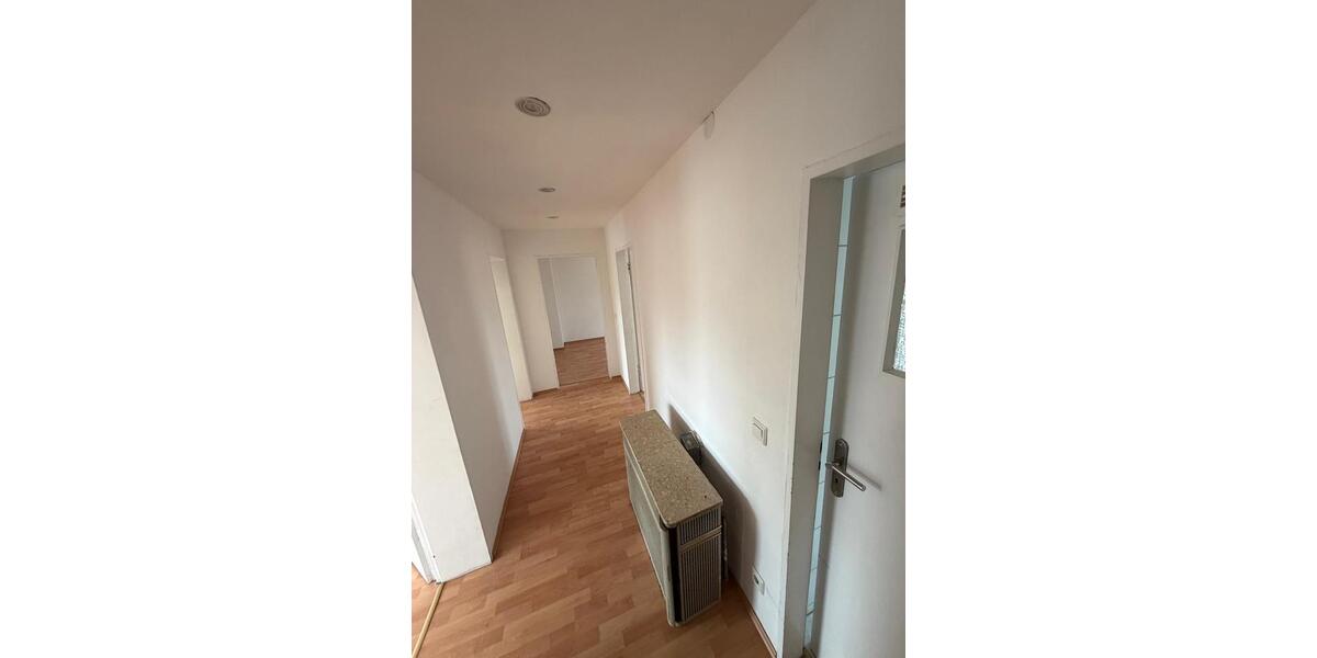 Etagenwohnung Weinheim - 3 Zimmer, 80 m&sup2;, 1.100&euro; | Angebot:25483465