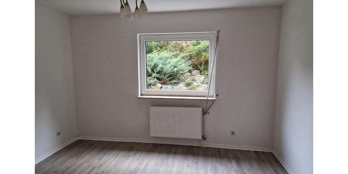 Renovierte helle 3 ZKB Whg mit neuem Bad, Terrasse und Garage 3 zimmer