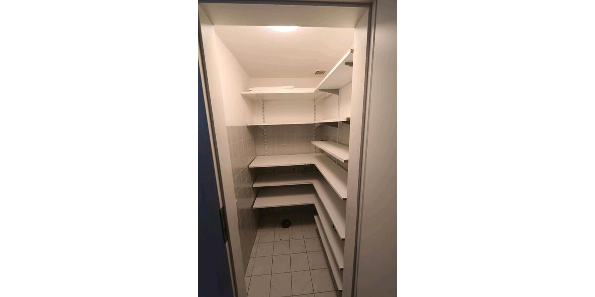 Etagenwohnung Ludwigshafen am Rhein Ludwigshafen-Oggersheim - 3 Zimmer, 85 m&sup2;, 1.300&euro; | Angebot:26197786