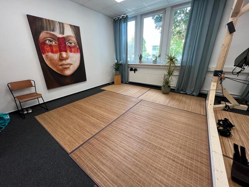 Teilmiete: Raum zur Nutzung für Massage, Therapie, Abendstunden