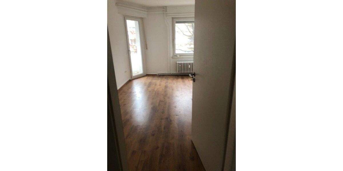 Etagenwohnung Ludwigshafen Mitte - 6 Zimmer, 130 m&sup2;, 1.075&euro; | Angebot:24825864