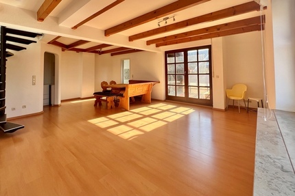Familiengerechte 4-Zimmer-Maisonette-Wohnung im Herzen von Alt-Ginnheim!