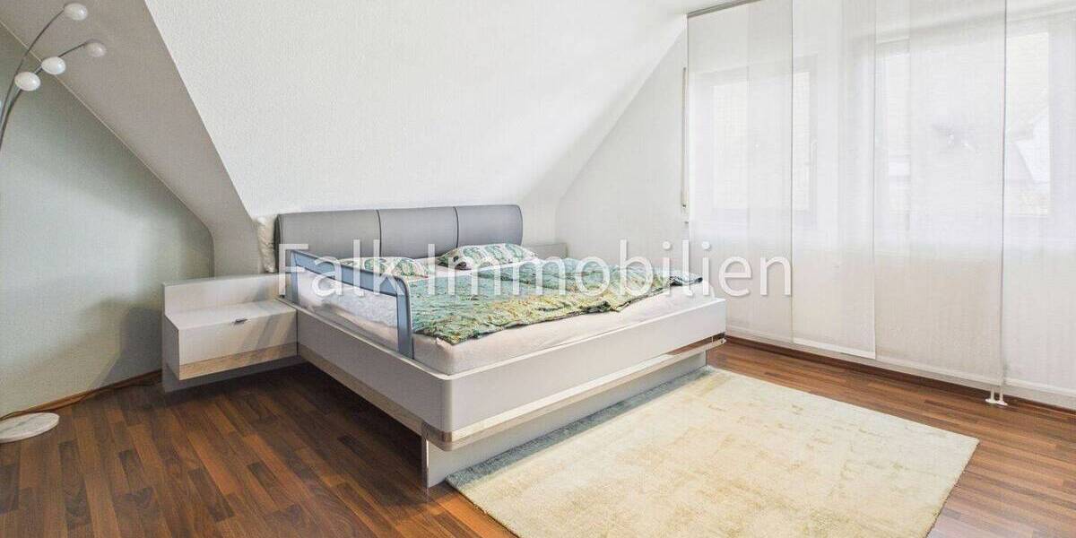 Etagenwohnung Brühl - 4 Zimmer, 98 m&sup2;, 289.000&euro; | Angebot:26174197