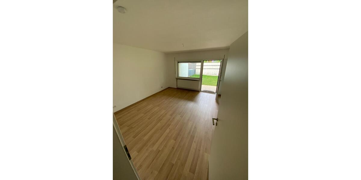Etagenwohnung Ludwigshafen am Rhein Rheingönheim - 2 Zimmer, 75 m&sup2;, 1.150&euro; | Angebot:26196445