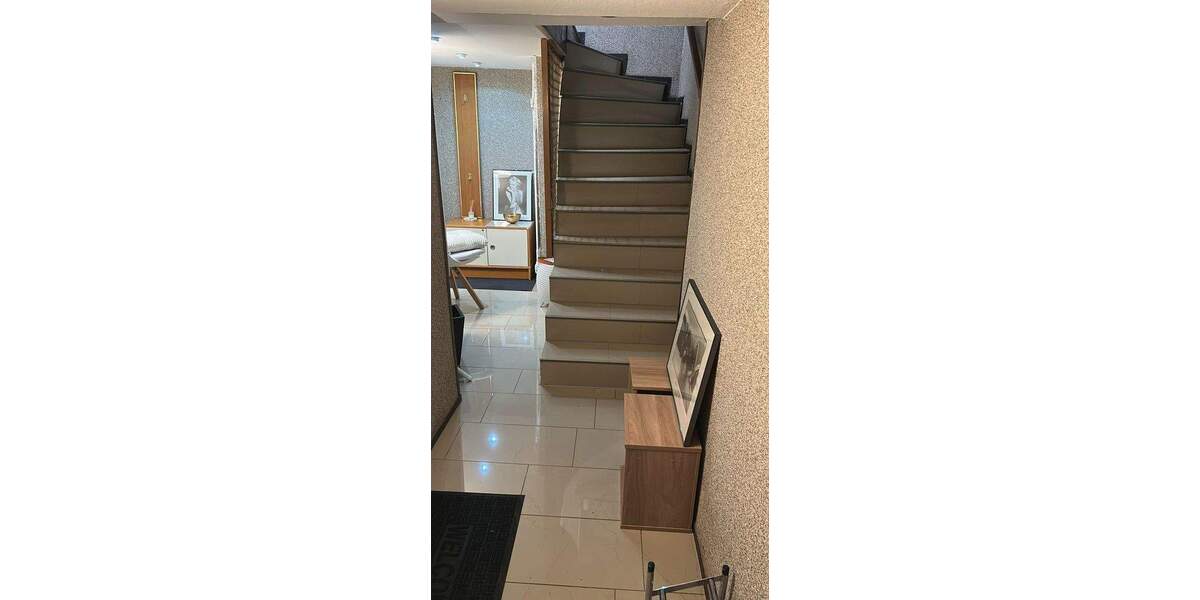 Einfamilienhaus Wiesenbach - 7 Zimmer, 140 m&sup2;, 1.500&euro; | Angebot:25683549