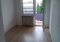 1 Zimmer plus Wohnküche, Bad, Balkon